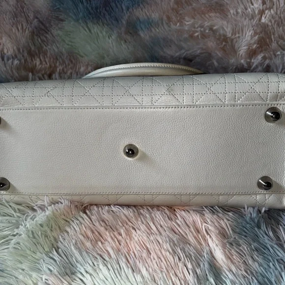 Dior White Tote Bag - Picture 8 of 13